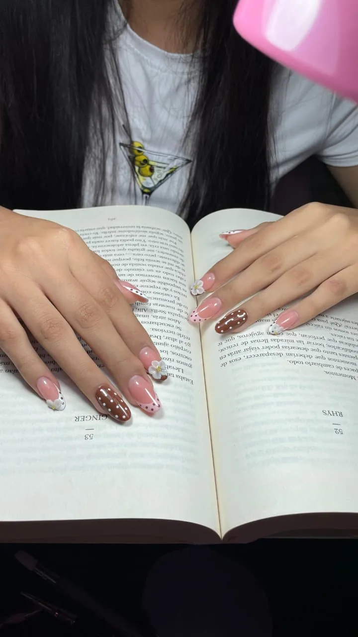 Diseño de uñas realizado en Estética Rachelle en Misantla, muestra 10
