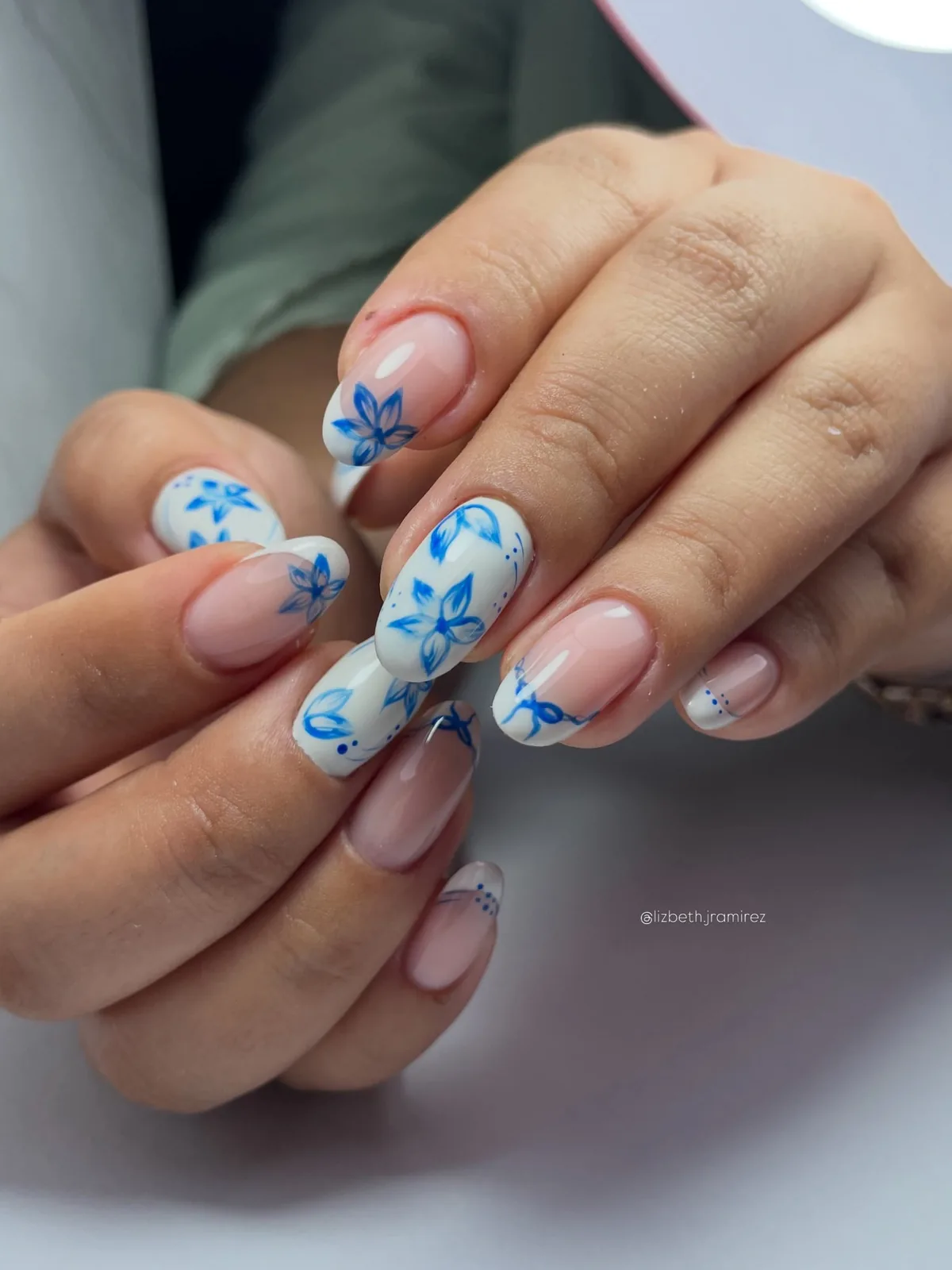 Diseño de uñas en Estética Rachelle